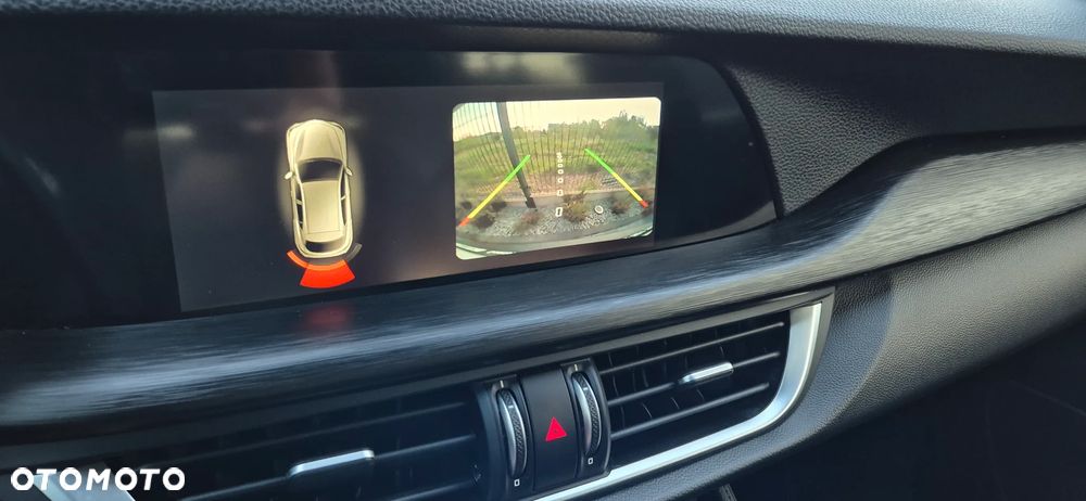 Alfa Romeo Stelvio 2.0 Turbo 16V AT8-Q4 Super - 33