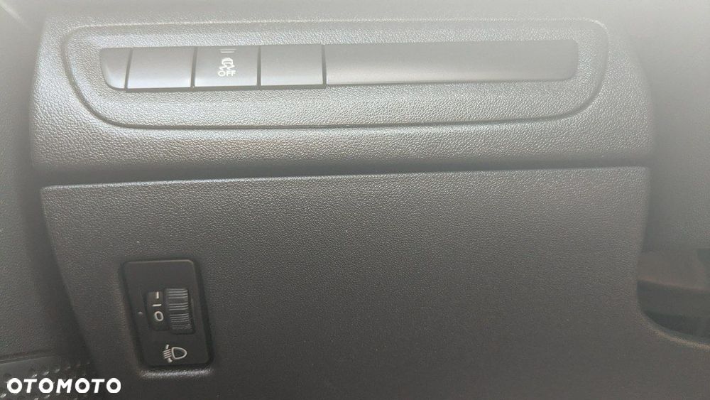 Peugeot 208 - 31