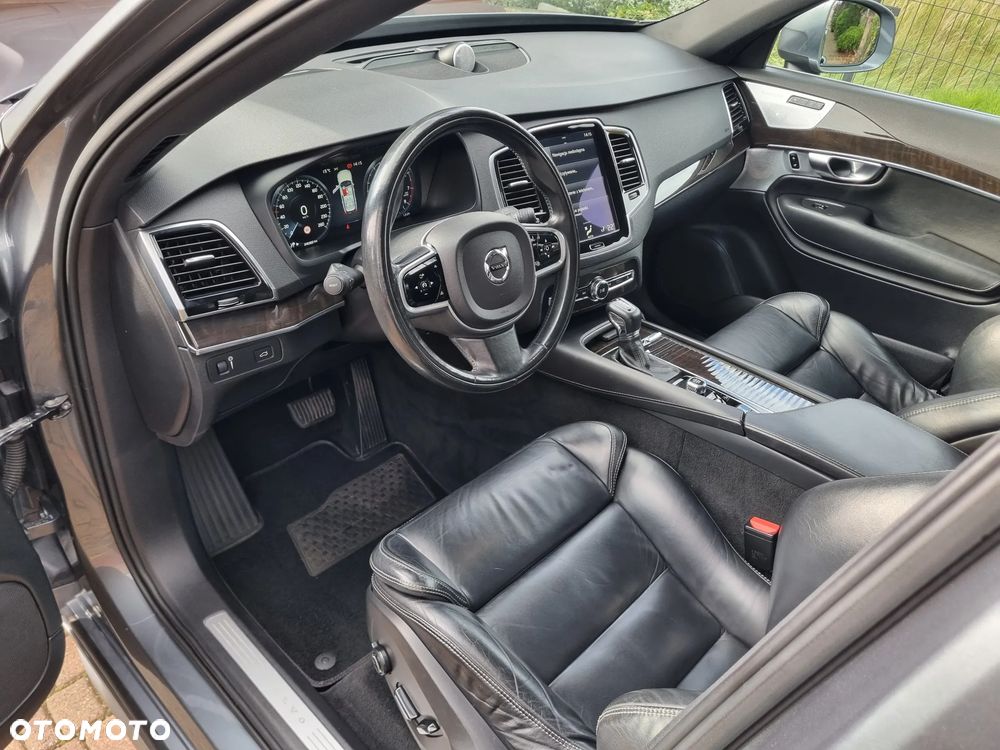 Volvo XC 90 - 21