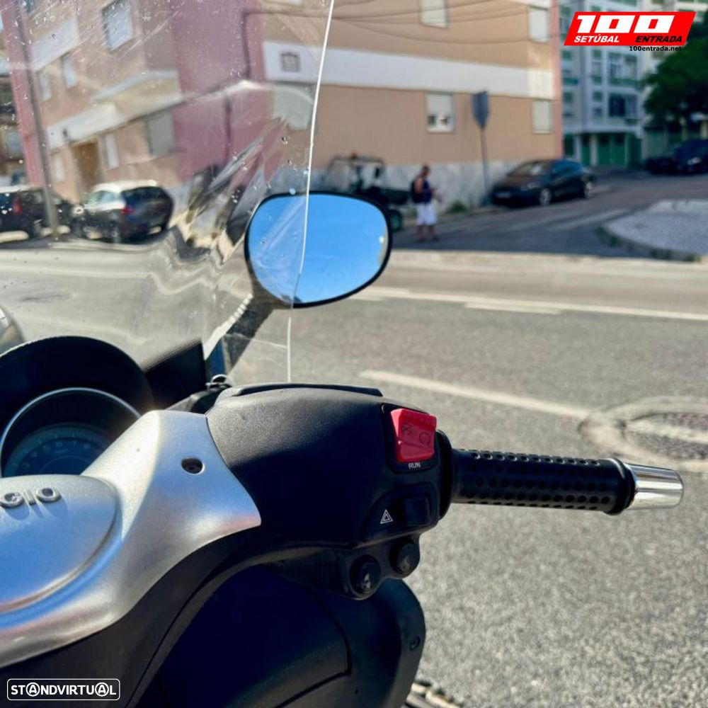 Piaggio XEvo 125 - 6