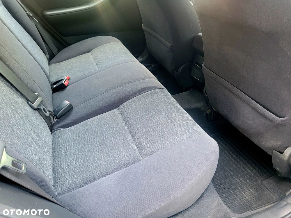 Toyota Corolla - 11