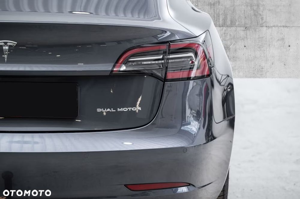 Tesla Model 3 Premium Langstreckenbatterie AWD Dual Motor - 12