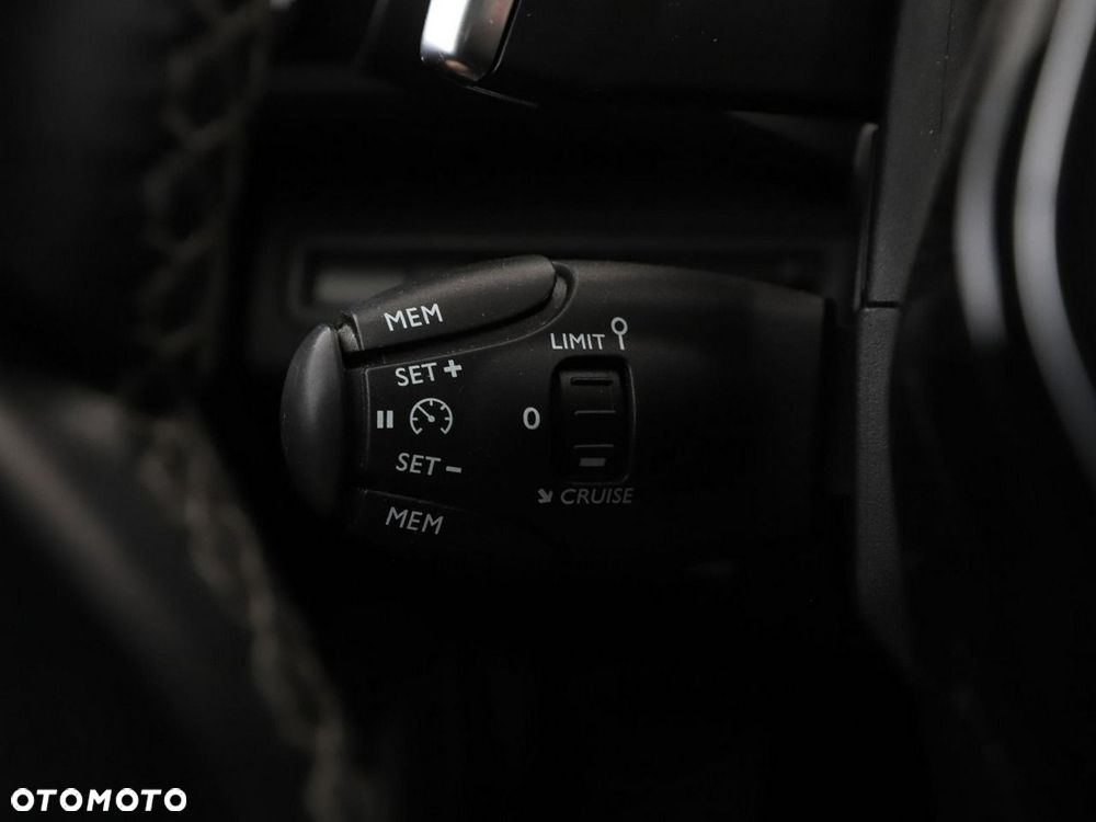 Peugeot 3008 PureTech 130 Stop & Start GPF EAT8 Allure Business-Paket - 36