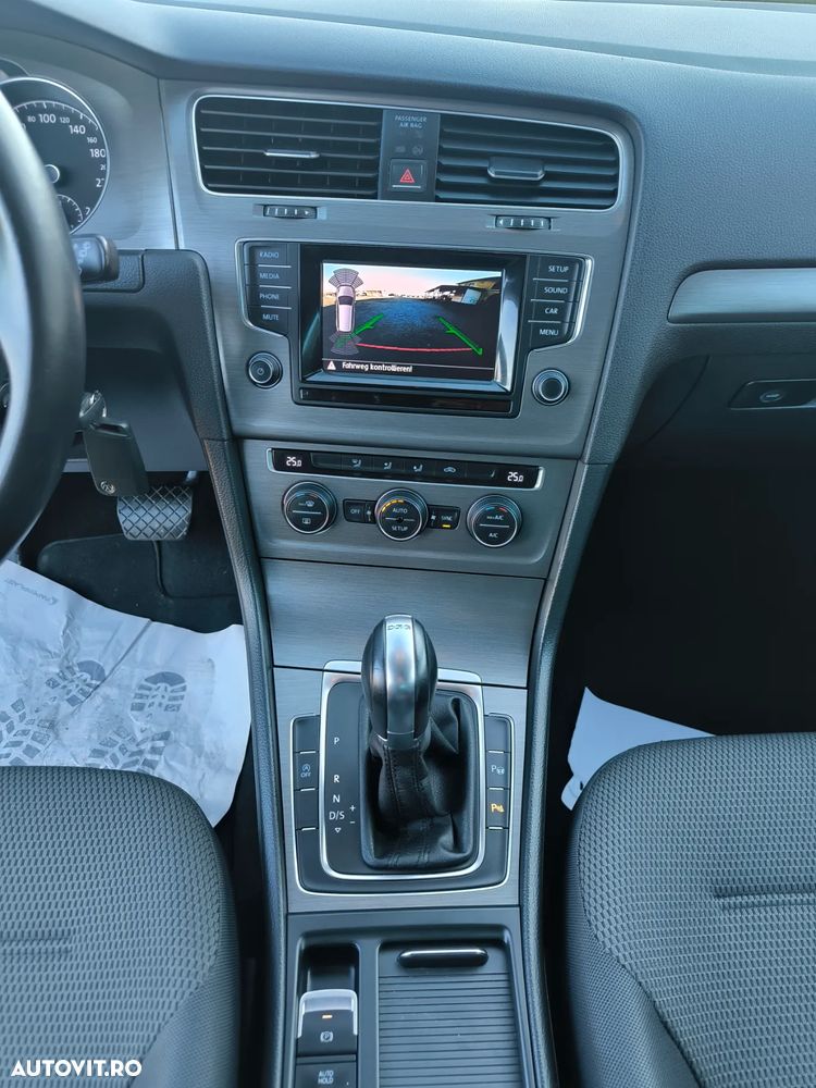 Volkswagen Golf 1.6 TDI BlueMotion Technology DSG Comfortline - 8