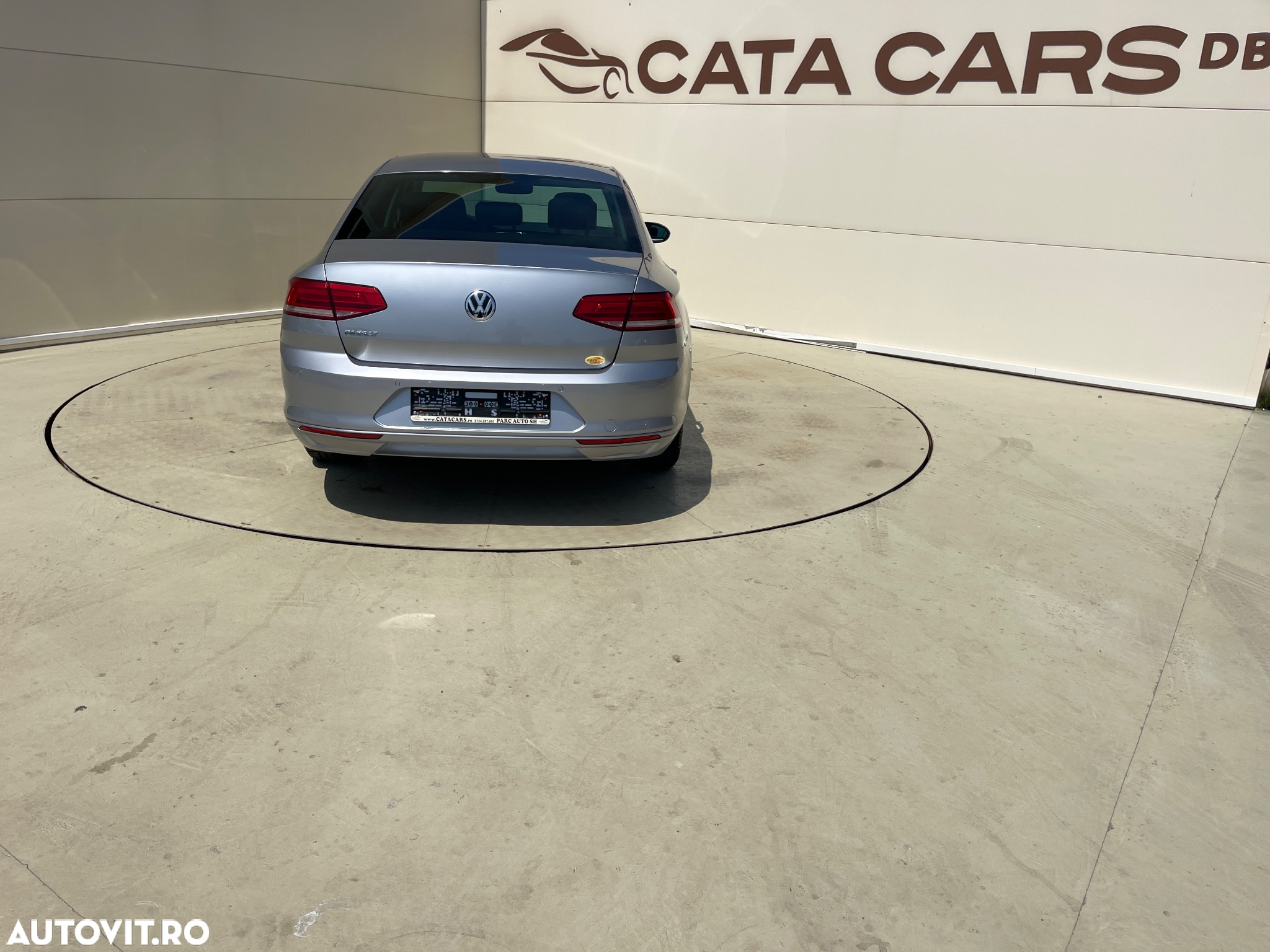 Volkswagen Passat - 13