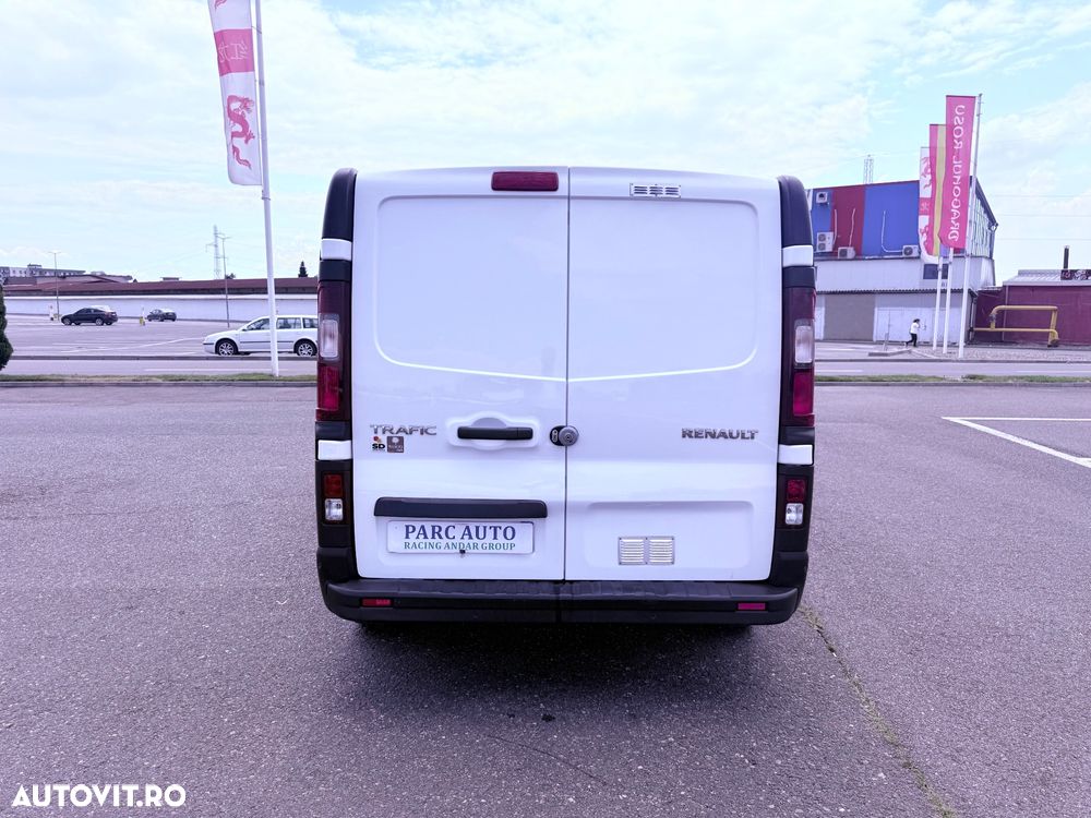 Renault Trafic 2.0 Blue dCi 130 Furgon Cabina Dubla L2H1 - 11
