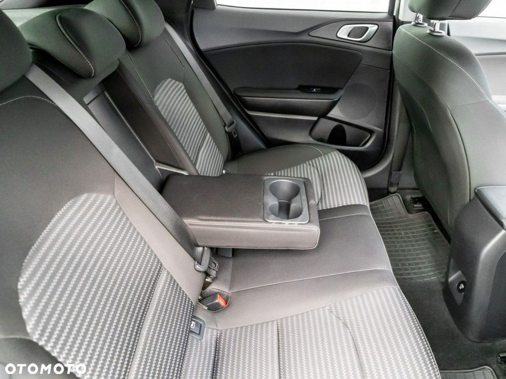 Kia XCeed 1.5 T-GDI M - 23