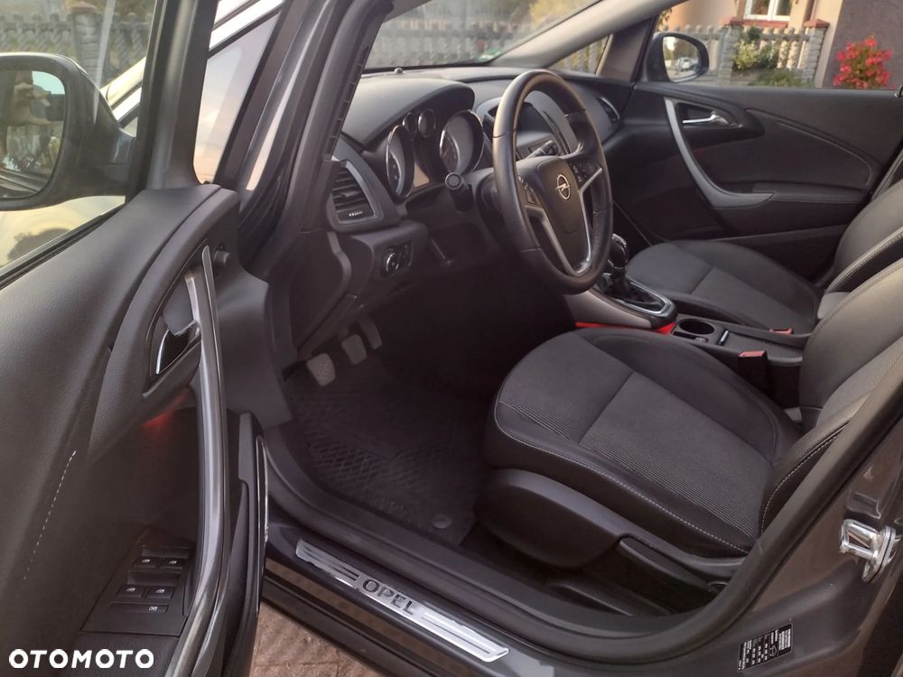 Opel Astra 1.4 Turbo Exklusiv - 6
