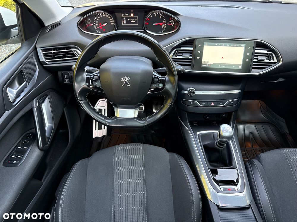 Peugeot 308 BlueHDi 130 Stop & Start Allure Pack - 8