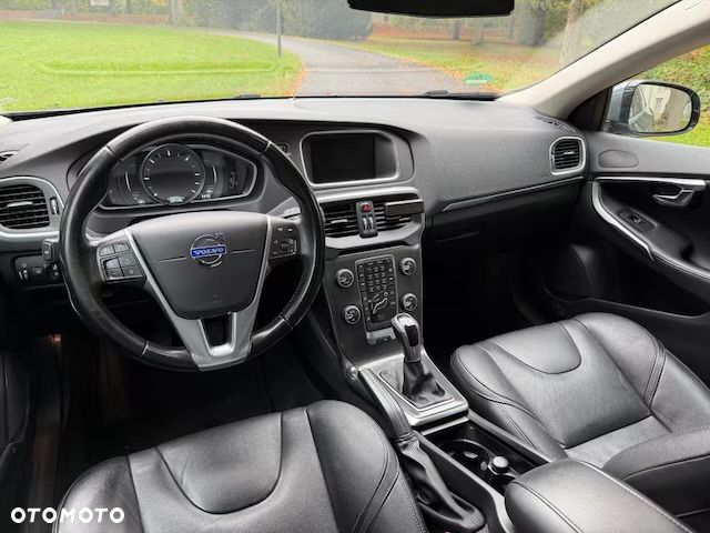 Volvo V40 D4 Drive-E Ocean Race - 11