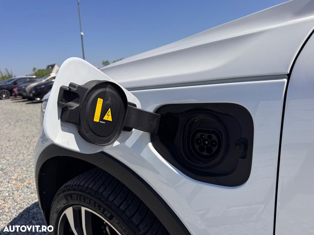 Volvo XC 40 T5 Twin Engine DKG R-Design - 13