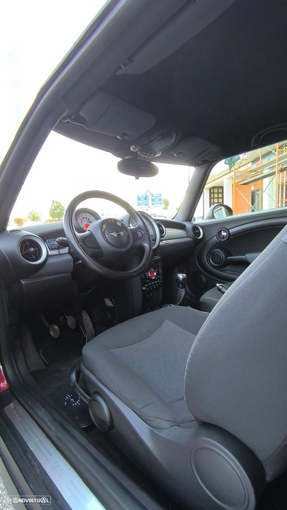 MINI 3 Portas Cooper D - 10