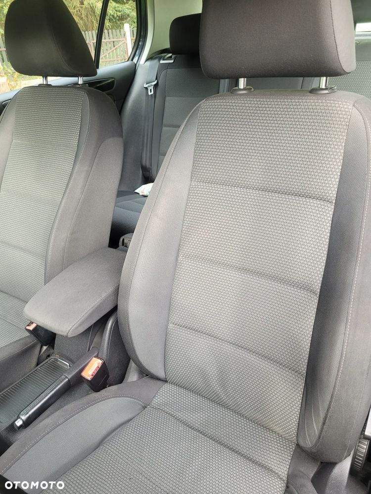Volkswagen Golf - 6