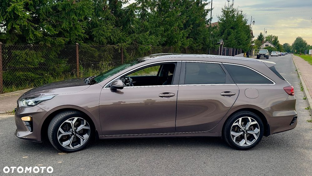 Kia Ceed 1.4 T-GDI L Business Line DCT - 12
