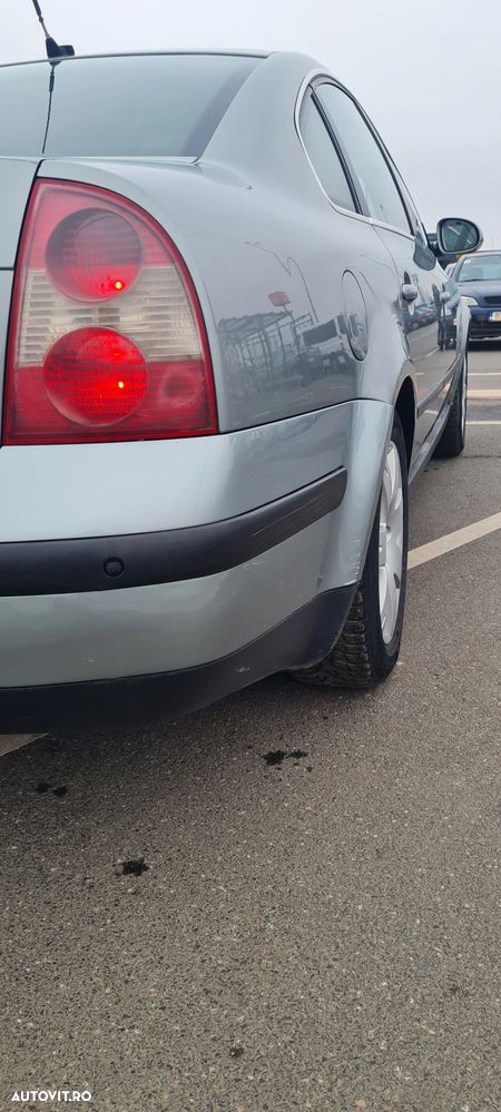 Volkswagen Passat 1.9TDI Highline - 16