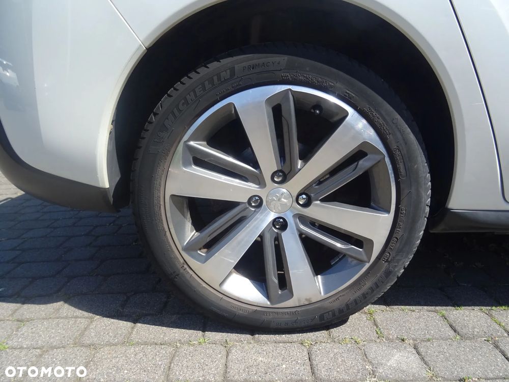 Peugeot 3008 1.2 PureTech Allure S&S - 7