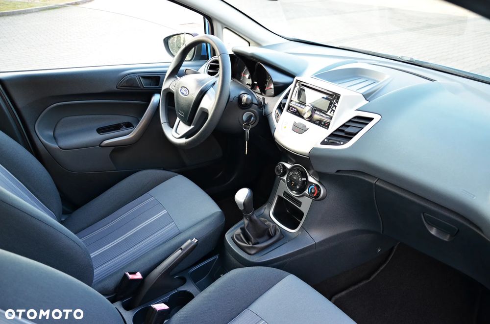 Ford Fiesta 1.25 Ghia - 34