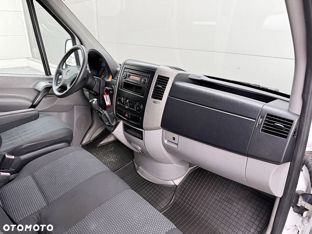 Mercedes-Benz Sprinter - 23
