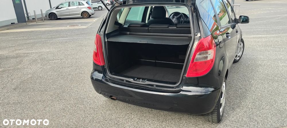 Mercedes-Benz Klasa A 160 BlueEFFICIENCY Elegance - 13