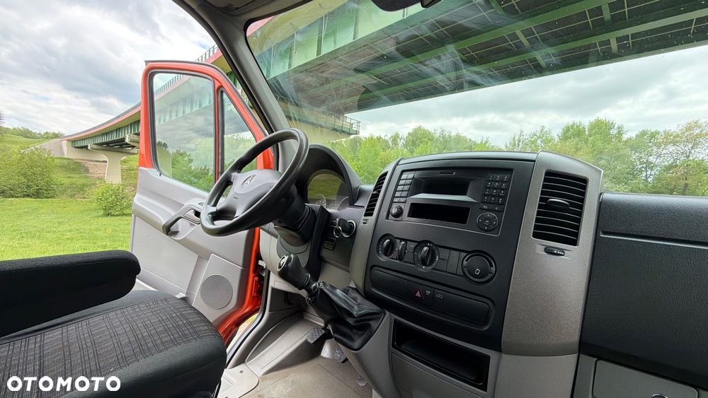 Mercedes-Benz Sprinter - 15