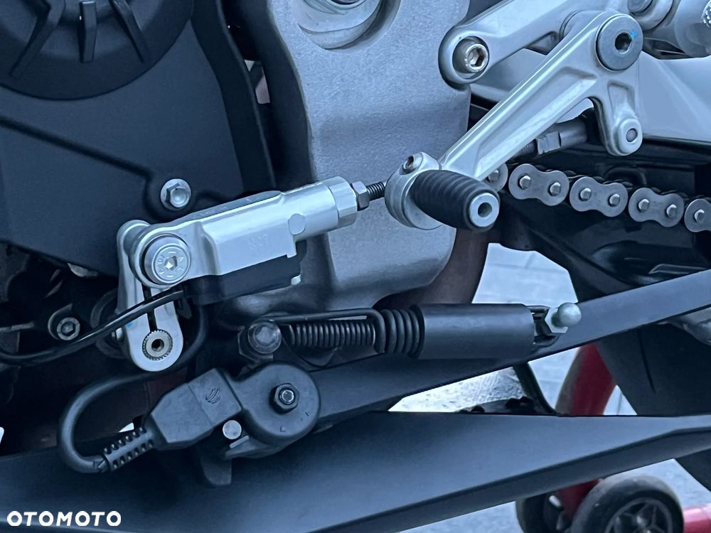 Aprilia RSV - 33