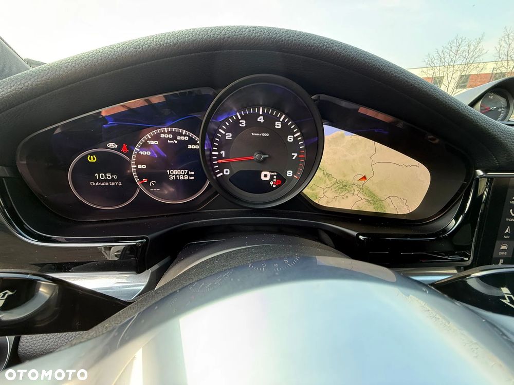 Porsche Panamera - 17