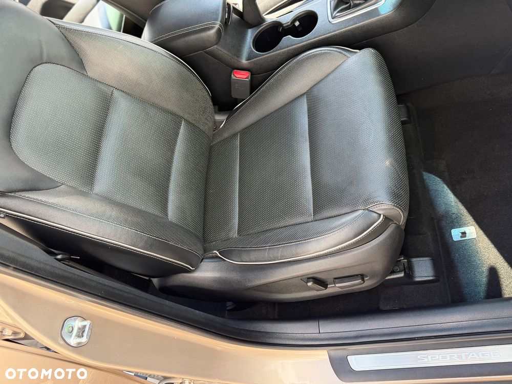 Kia Sportage 1.7 CRDI 2WD Dream-Team Edition - 21