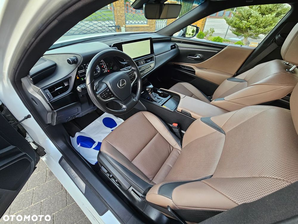 Lexus ES 300h Business Edition - 25
