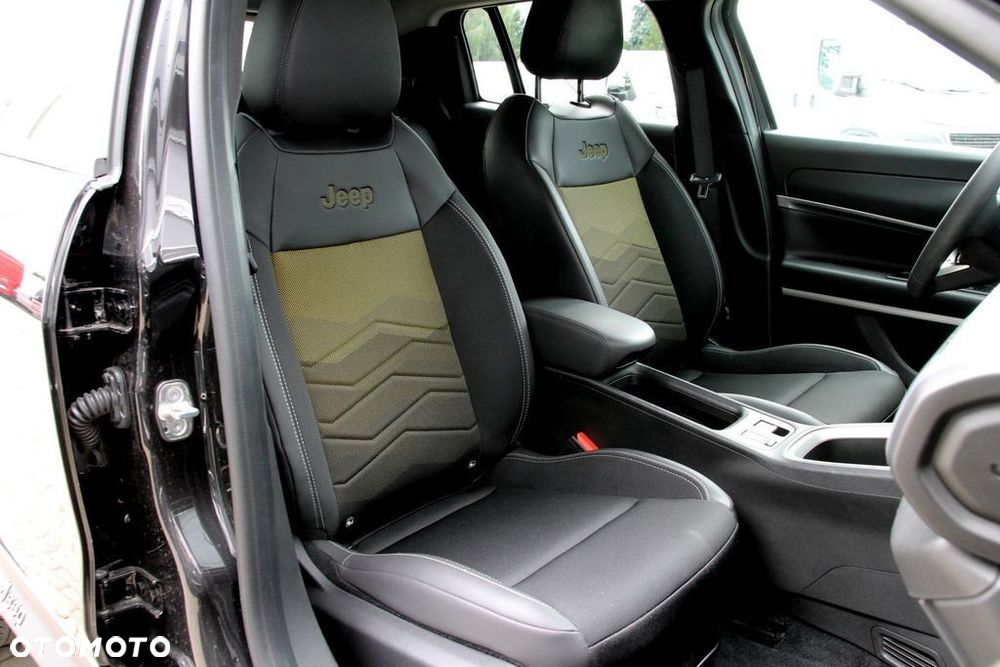 Jeep Avenger 54kWh Altitude - 26
