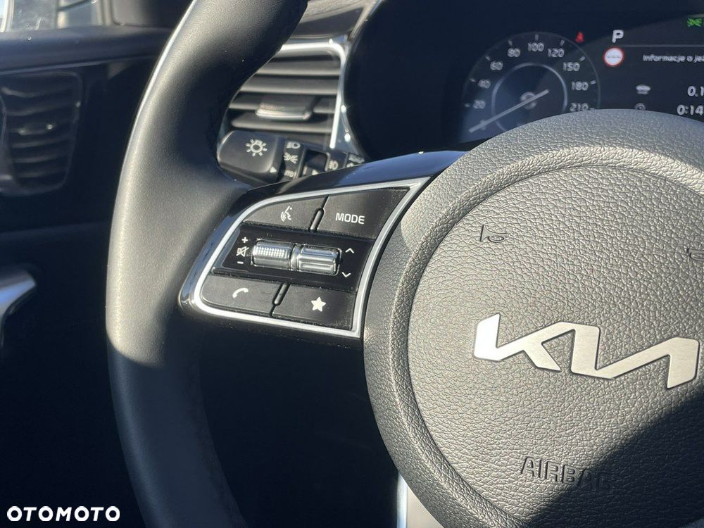 Kia XCeed 1.5 T-GDI Business Line DCT - 24