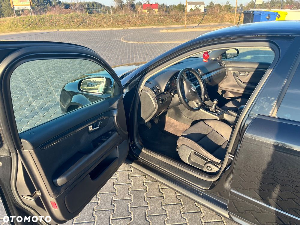 Audi A4 Limousine - 11