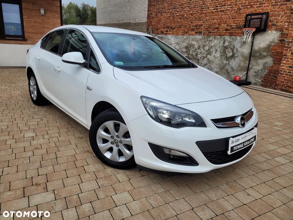 Opel Astra IV 1.4 T Business EU6 - 2
