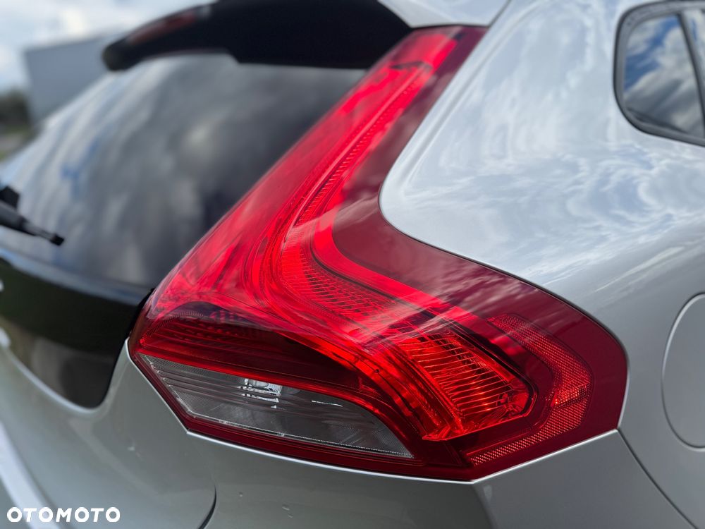 Volvo V40 D2 Momentum - 9