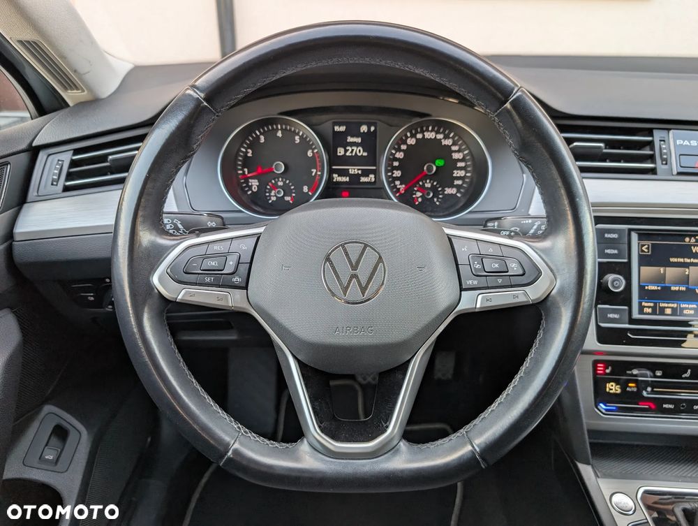Volkswagen Passat - 29