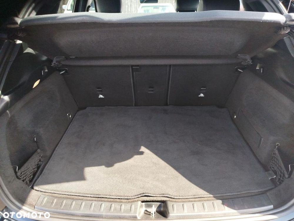 Mercedes-Benz GLA - 22