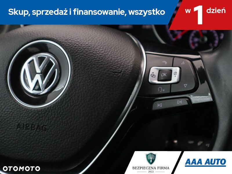 Volkswagen Golf - 18