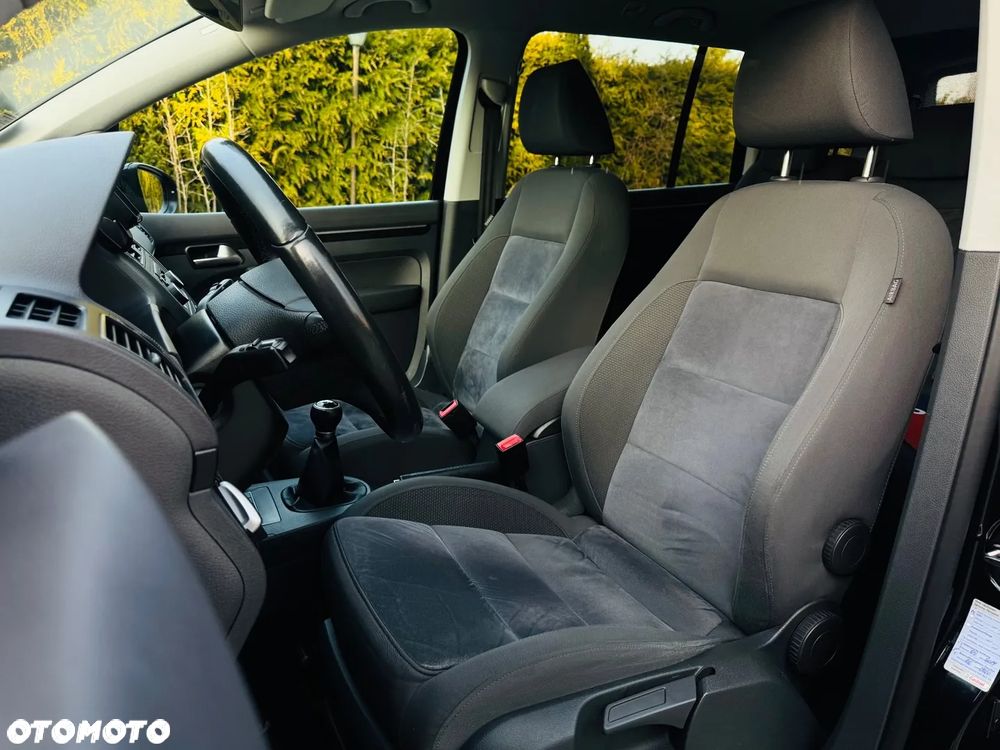 Volkswagen Touran 2.0 TDI DPF Highline Perfectline - 25