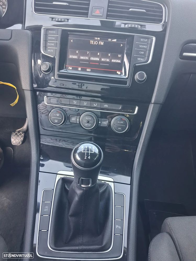 VW Golf 1.6 TDi Highline - 10