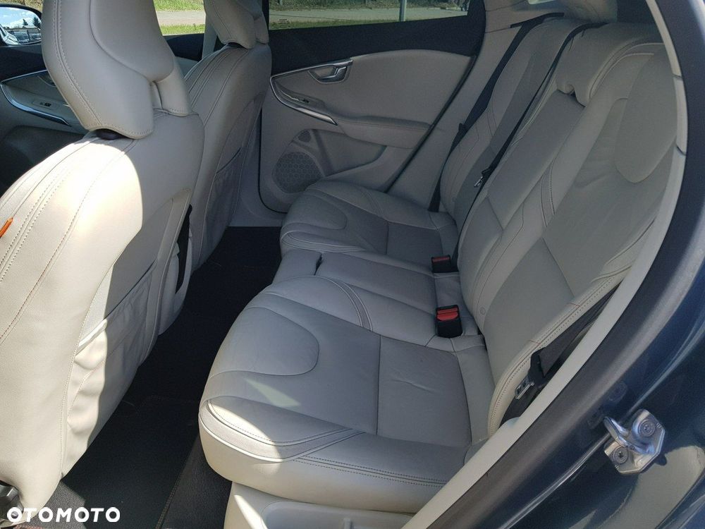 Volvo V40 D3 Ocean Race - 11