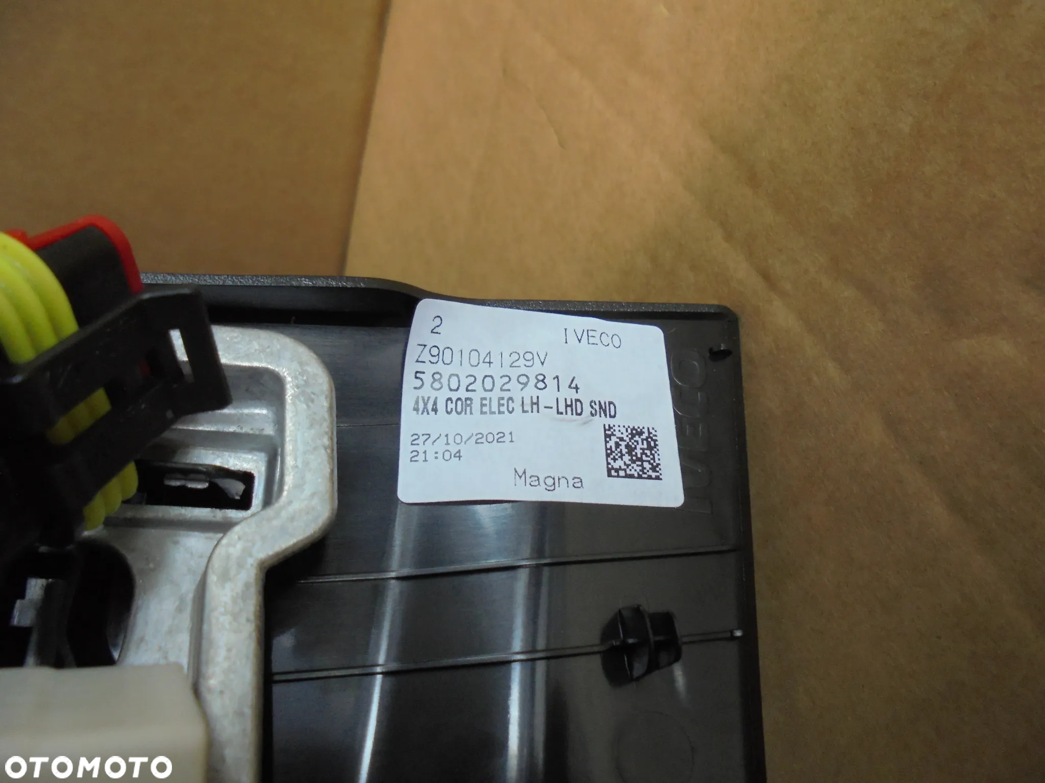 Lusterko elektryczne 7P+4P Iveco Daily LEWE KRÓTKIE OE 5802029814 - 2