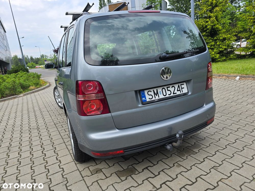 Volkswagen Touran 1.6 Basis - 26