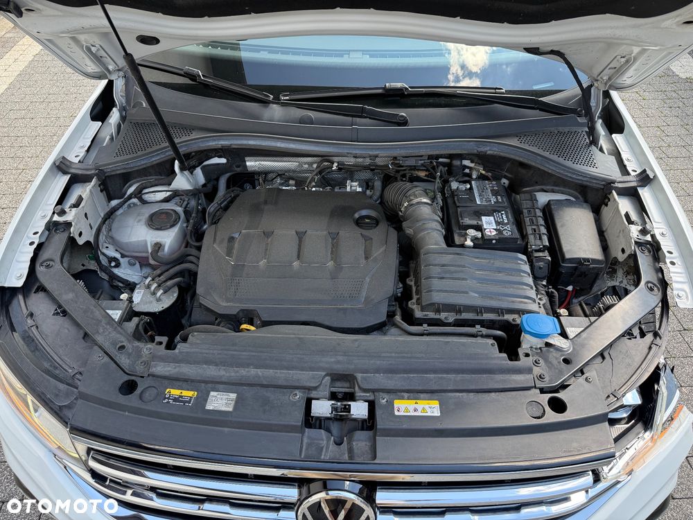 Volkswagen Tiguan 2.0 TDI SCR 4MotION DSG R-Line - 39