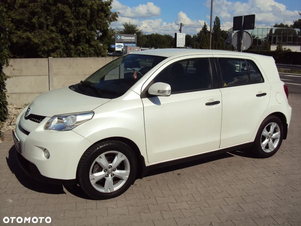 Toyota Urban Cruiser 1.33 Sol - 1
