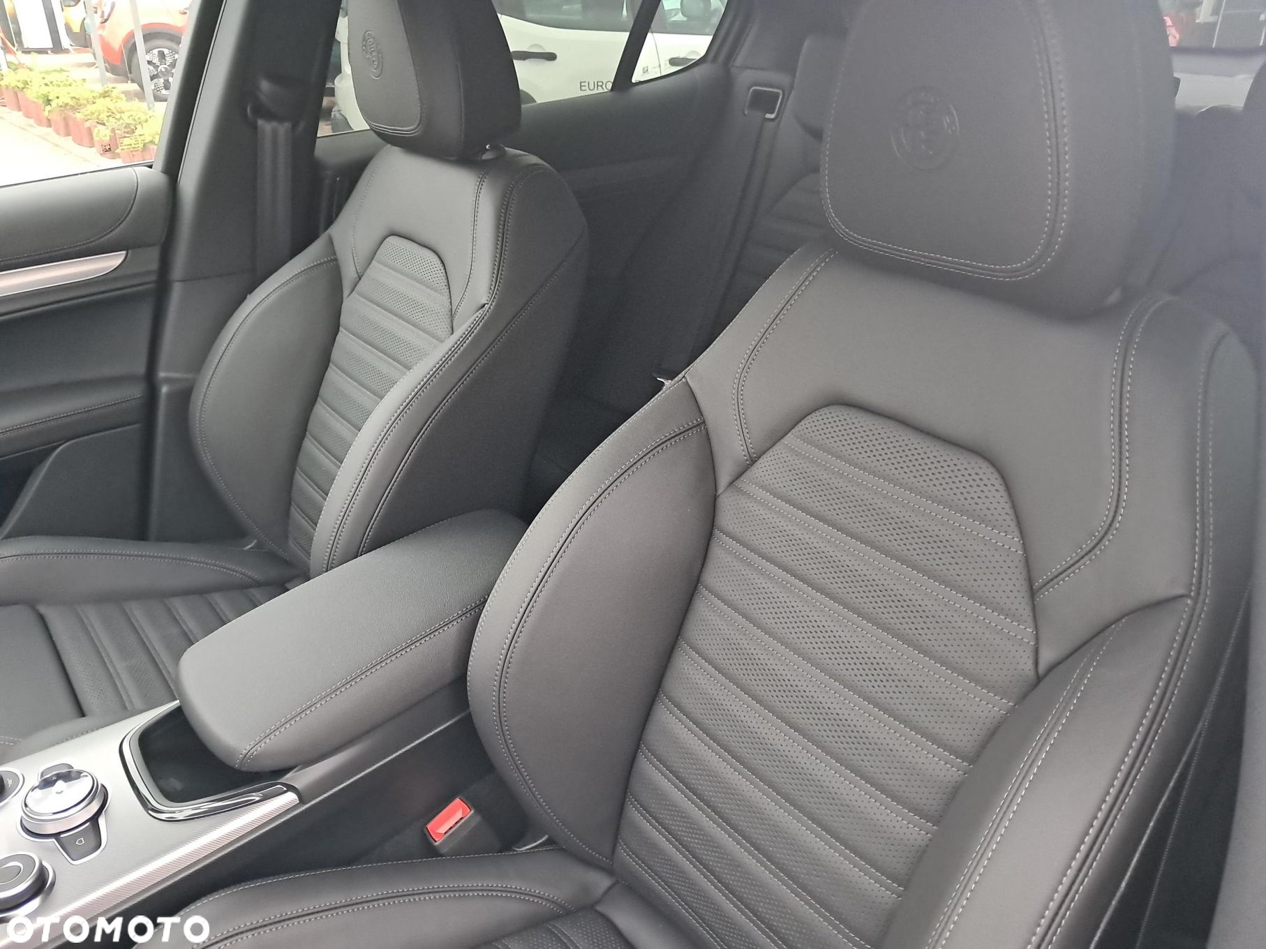 Alfa Romeo Stelvio - 10