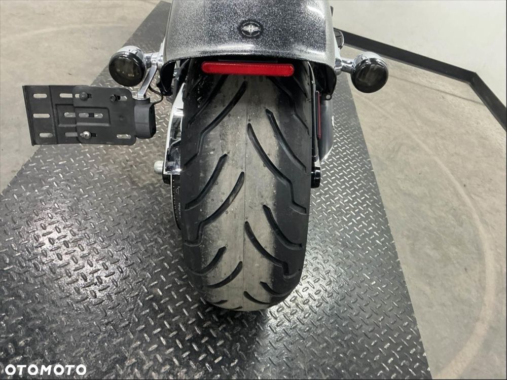 Harley-Davidson FXSB Breakout - 13