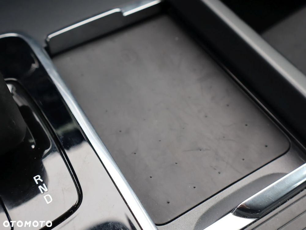 Volvo XC 60 B4 B Momentum - 21