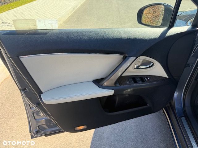 Toyota Avensis 2.0 D-4D Premium - 6