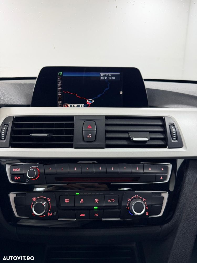 BMW Seria 3 318d Aut. Luxury Line - 15
