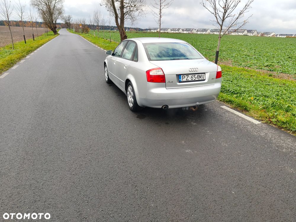 Audi A4 Avant - 9