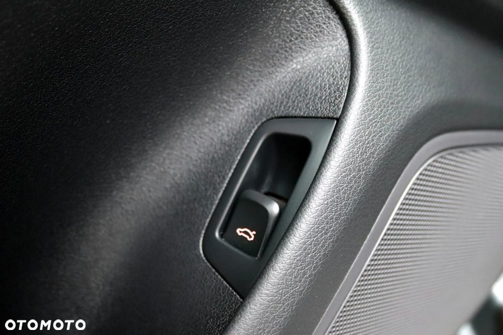 Audi Q3 1.4 TFSI Sport S tronic - 38